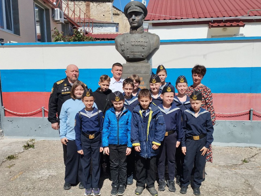 Юным морякам о безопасности