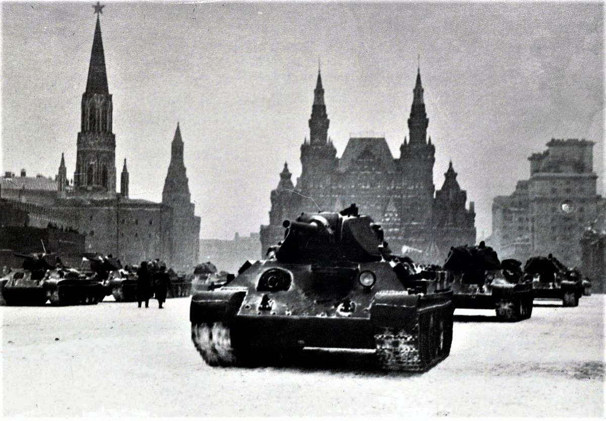 Исторический парад на Красной площади 7 ноября 1941 года