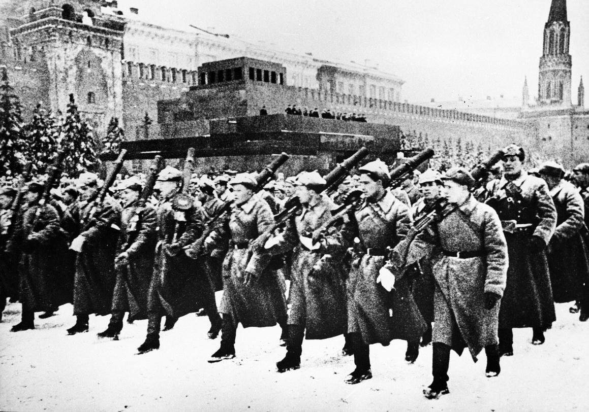 Исторический парад на Красной площади 7 ноября 1941 года