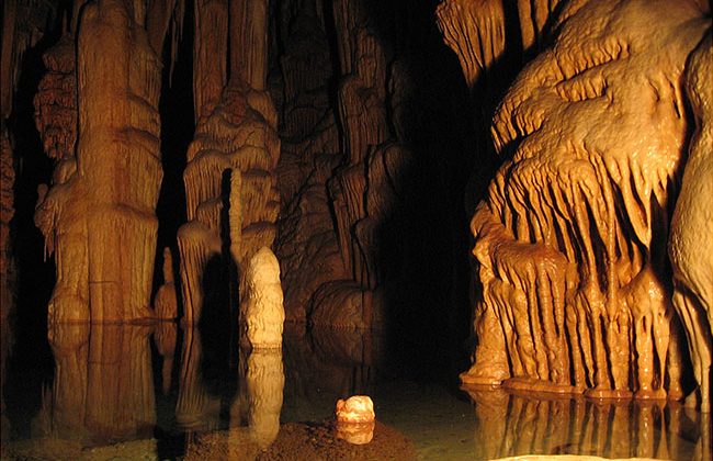 Подземное царство Мраморной пещеры