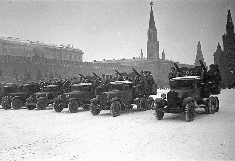 Исторический парад на Красной площади