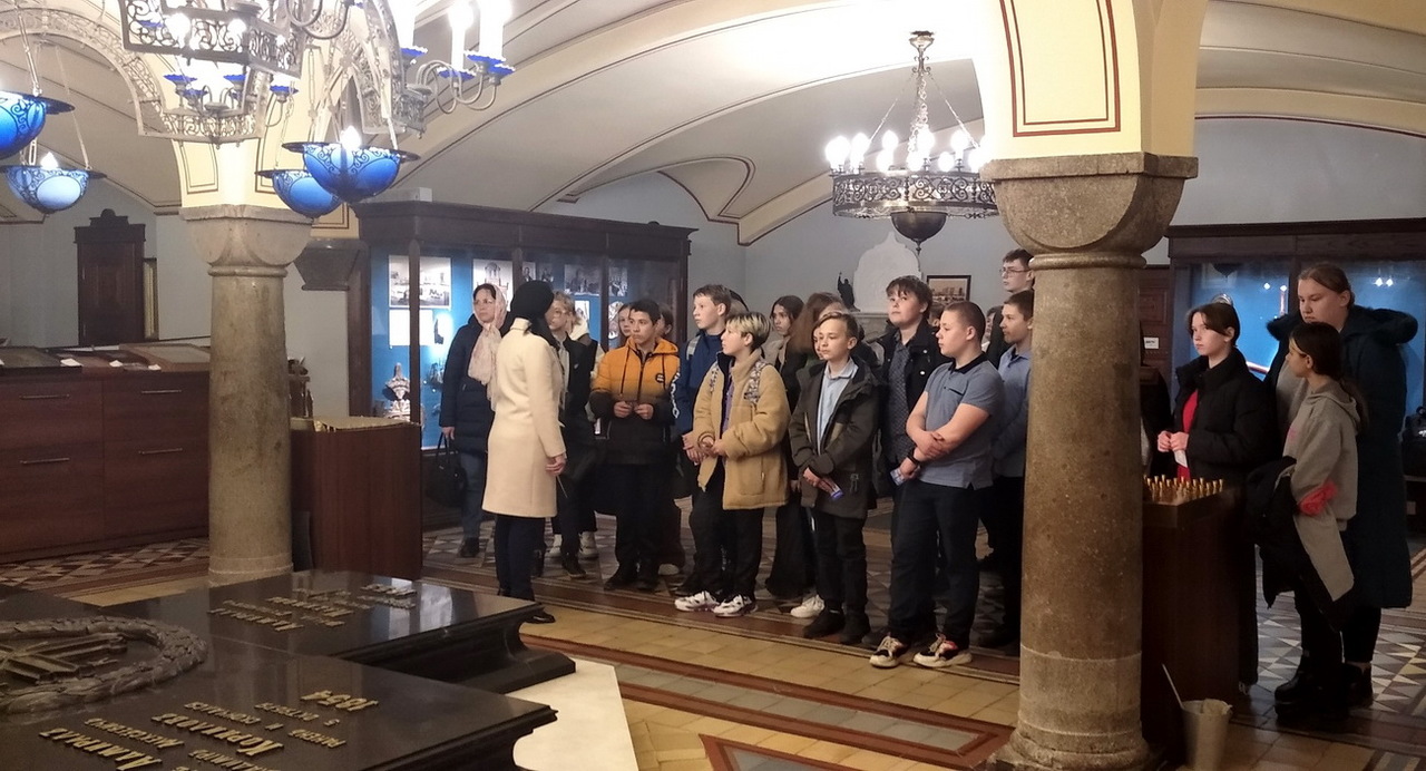 Экскурсия во Владимирский собор – усыпальницу адмиралов