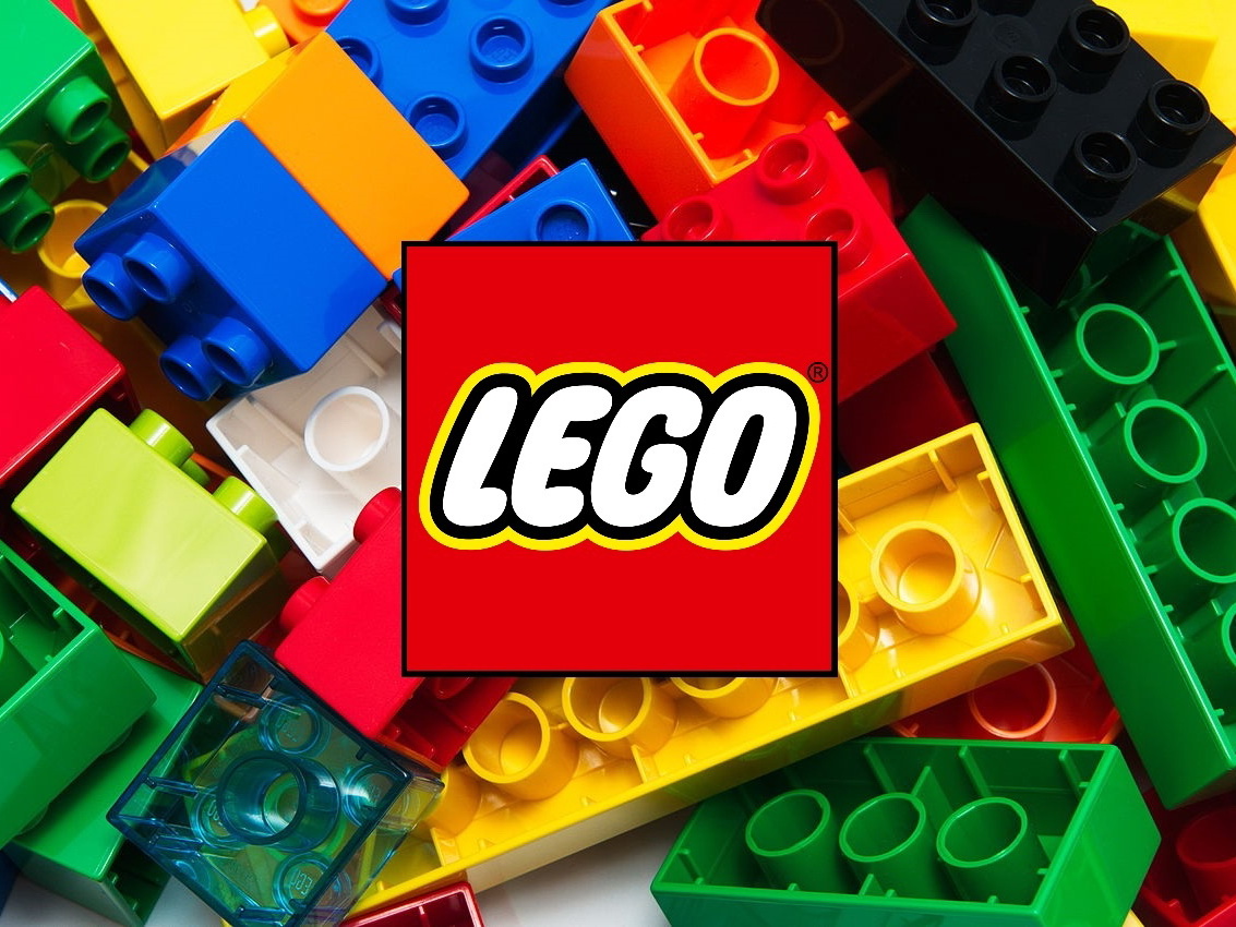 Международный день LEGO