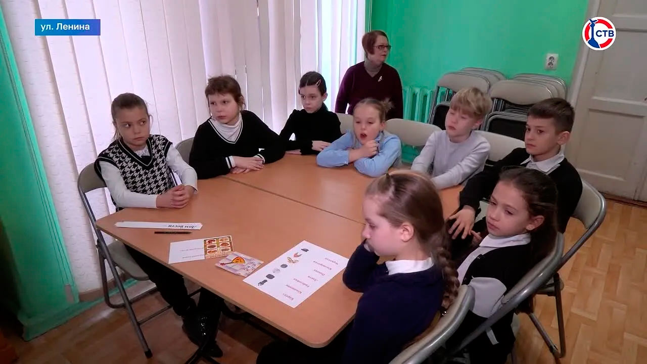 В севастопольской детской библиотеке провели занятие в рамках проекта «Национальные краски России»